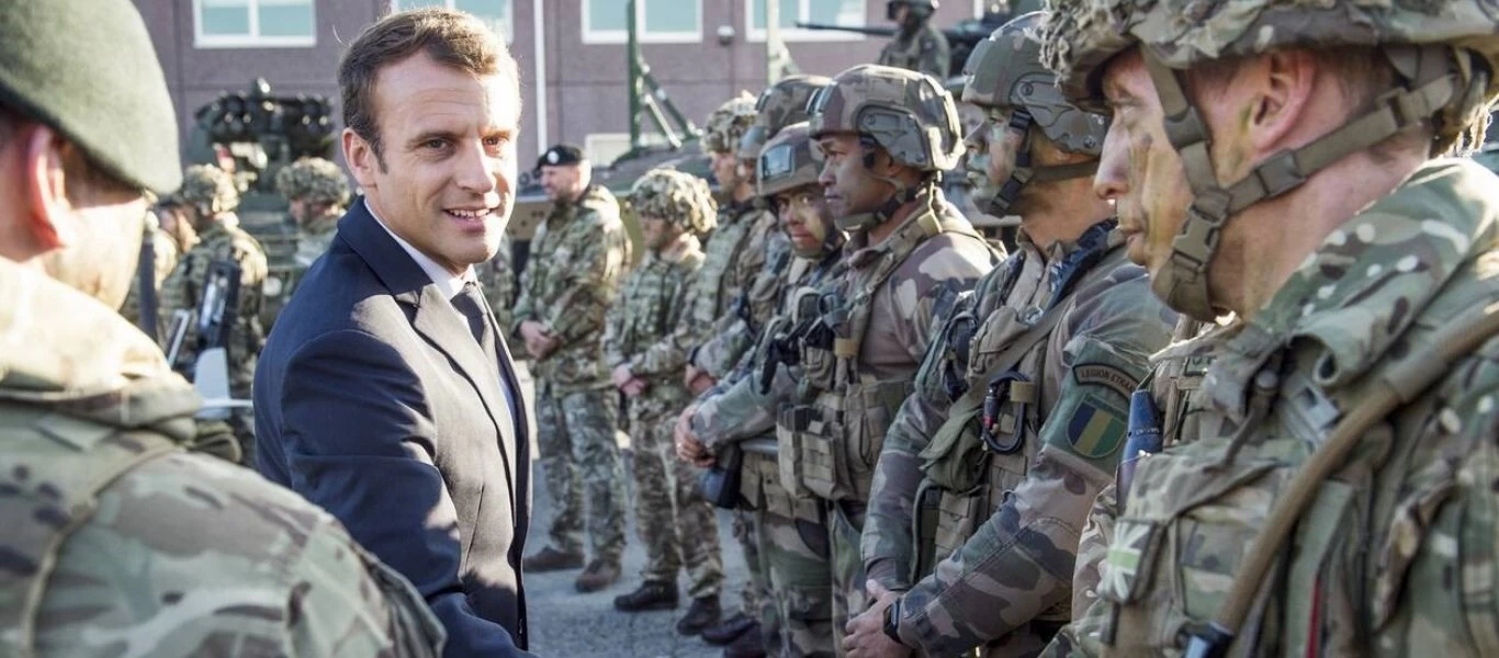 Η άνοδος της Μ.Λεπέν και οι στρατιωτικοί «τρόμαξαν» τον Ε.Μακρόν: «Οι μετανάστες ή θα αφομοιωθούν ή θα φύγουν»